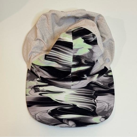 Lululemon Athletica Black and Gray cap - Picture 1 of 3